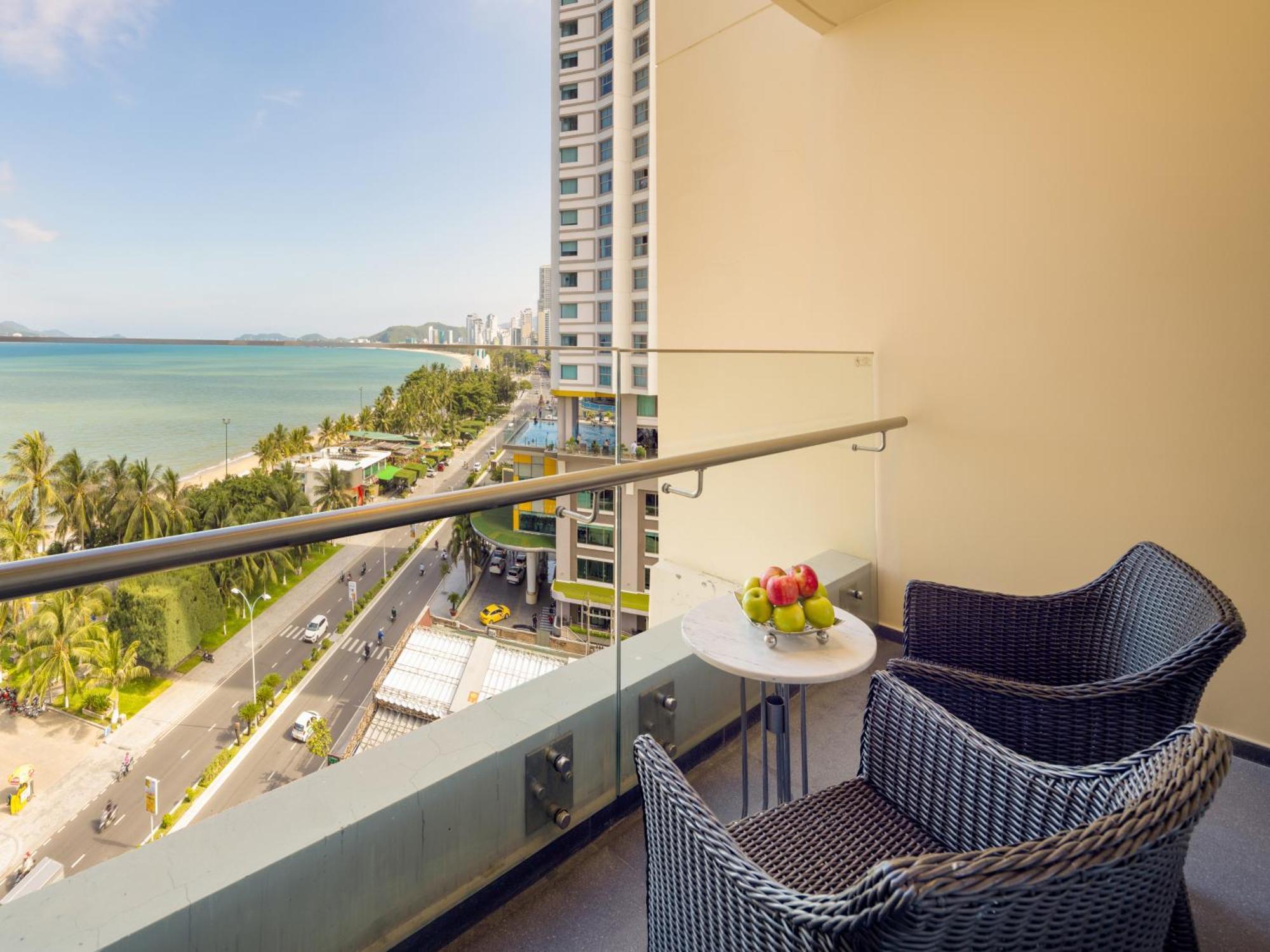 The Costa Nha Trang Residences Екстериор снимка
